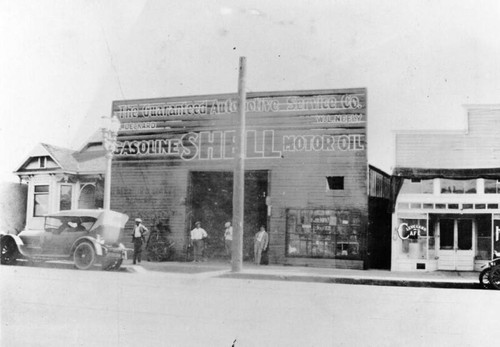 Auto repair shop of Central Avenue