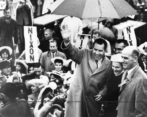 Thundering welcome for Nixon