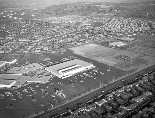 Orbach's Department Store, La Mirada, looking east