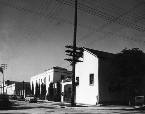 Schulberg Studio, exterior