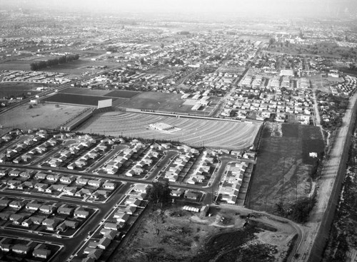 Harbor Boulevard Drive-In, Santa Ana, looking north