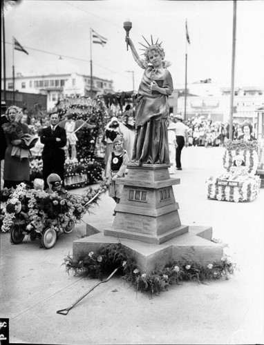 Children's Statue of Liberty float