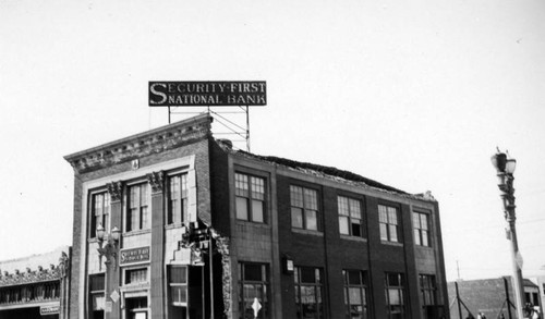 Security First National Bank after 1933 earthquake, Lynwood