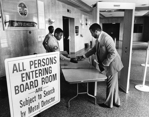 New metal detector at Hall of Administration