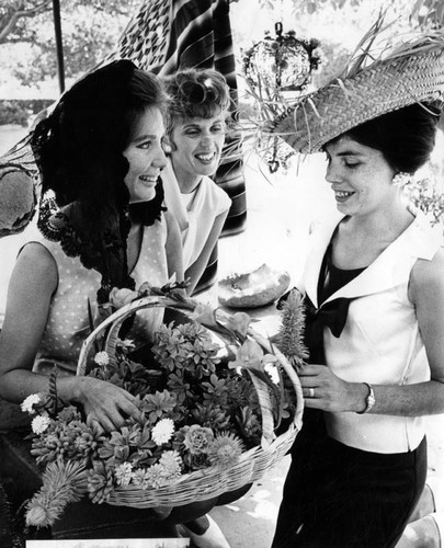 La Fiesta De Las Flores