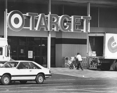 Target to open stores in Southern California