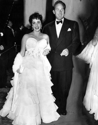 Elizabeth Taylor and Michael Wilding at Academy Awards