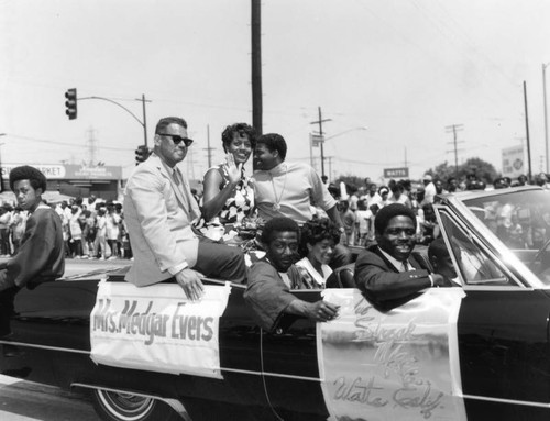 Myrlie Evers in Watts parade