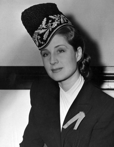 Norma Shearer testifies for sister