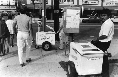 Paleta sellers on 9th Street