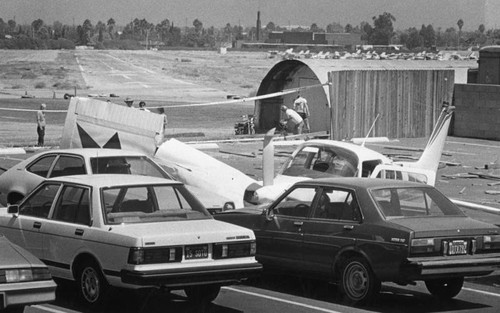 Plane lands on parked cars, Huntington Beach