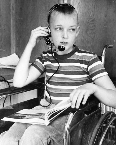 Teacher in empty room 'meets' class by phone