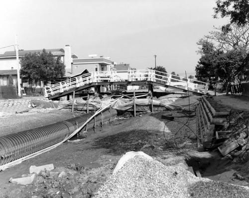 Dam building at Venice canal