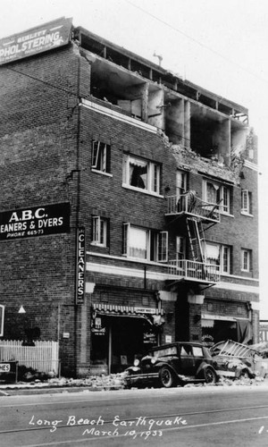 Earthquake-damaged building