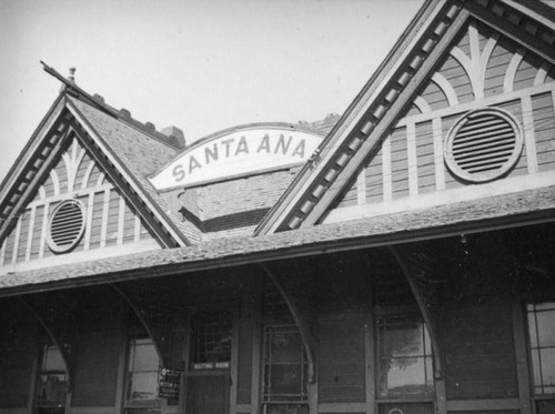 Santa Ana train station