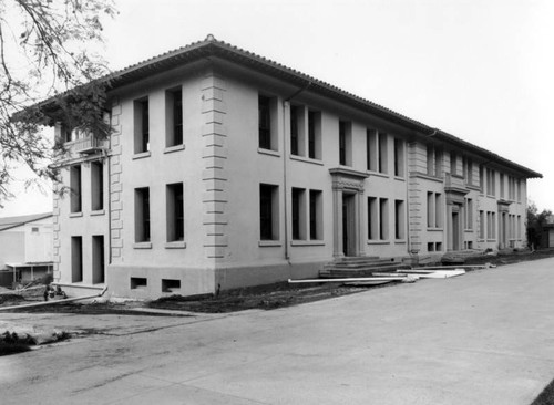 Swan Hall Occidental College