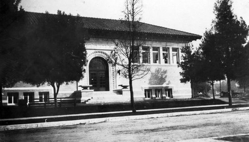 Vermont Square Branch Library Exterior