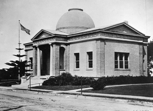 Carnegie San Pedro Branch Library, front view