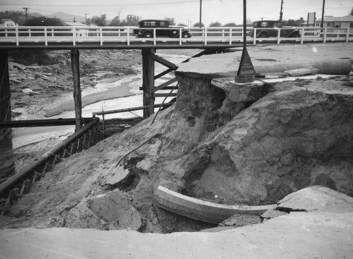 L.A. River flooding, Universal City, driving on the new Lankershim bridge