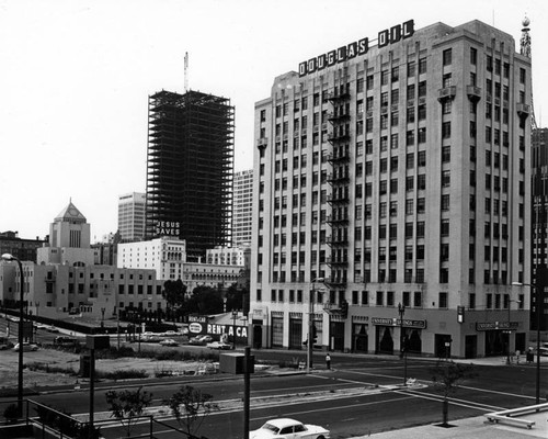 5th and Figueroa