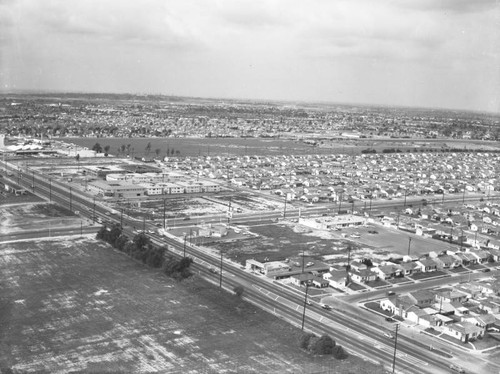 Lakewood, Carson St., Cherry Ave. and Paramount Blvd., looking northwest