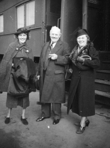 Ethel Schultheis and parents at La Grande Station