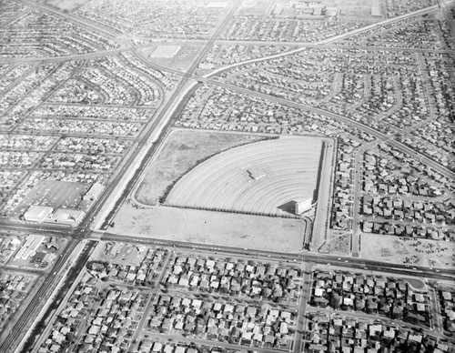 Los Altos Drive-In, Long Beach, looking east