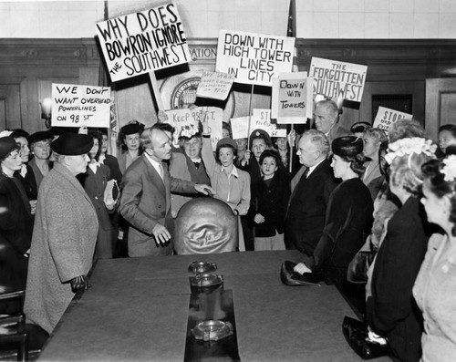 Angry residents visits mayor