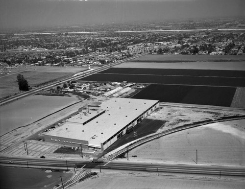 Santa Fe Avenue and Artesia Boulevard, looking east