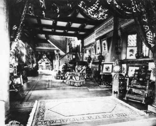 De Longpre´ Residence, interior