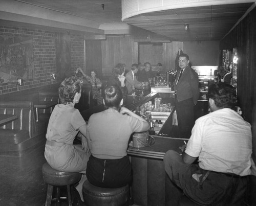 Berliner's Bar interior