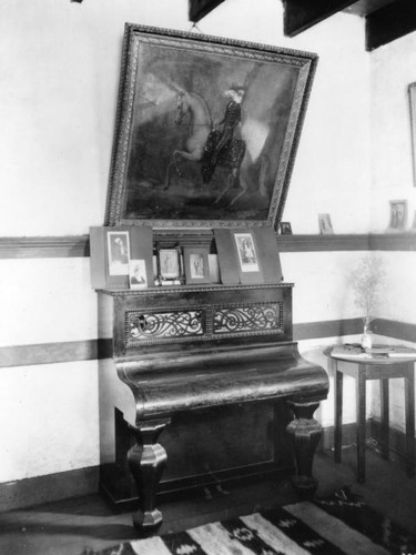 Piano and portraits, Lugo adobe