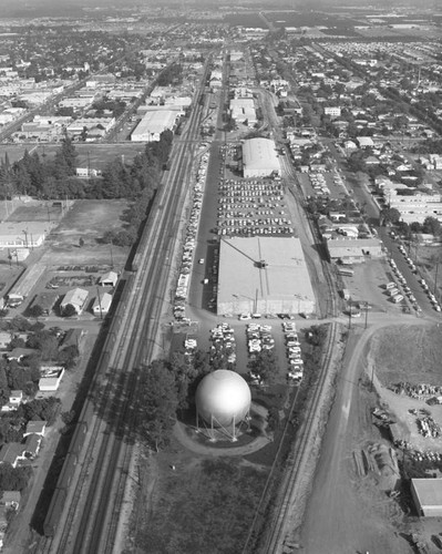 Hughes Aircraft, Highland Avenue, looking east