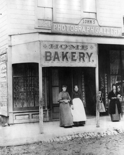 Lohn's Photograph Gallery, Oxnard, Calif