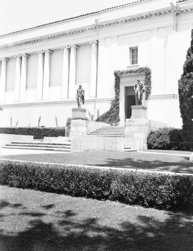 Statues near southern entrance, Huntington Library