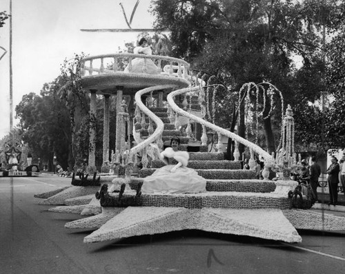 Burbank's Rose Parade entry, winner in its class, had 'Dream World' theme