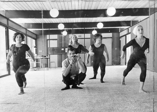 Photographer George Brich captures mood of modern dance class