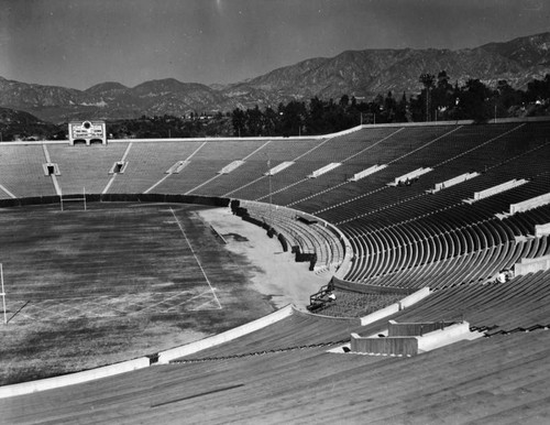 Seating and field, Rose Bowl