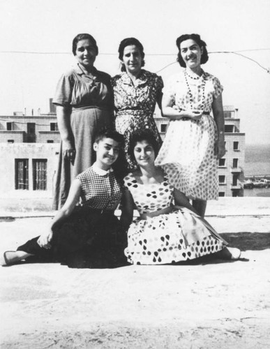 Women, group portrait