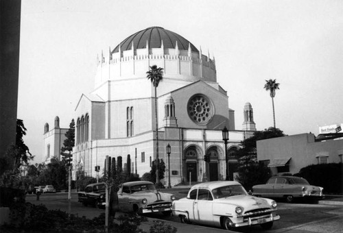 Wilshire Boulevard Temple, view 2