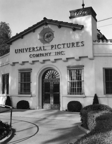 Universal Pictures Company, front entrance