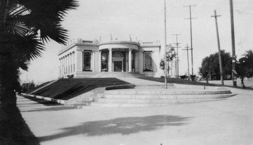 Arroyo Seco Branch Library, a view