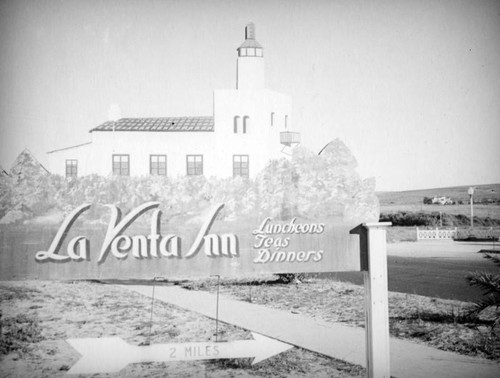 La Venta Inn sign