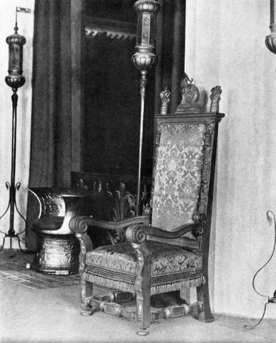 Throne chair, Metropolitan Theater