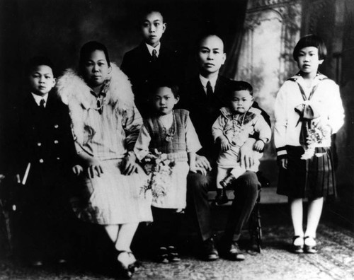 Yee Lee family portrait