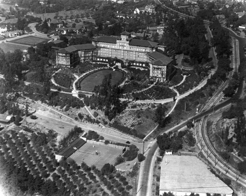 Aerial view of the Huntington Hotel, view 1