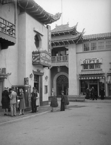 Tuey Far Low and Ginling Gifts, New Chinatown