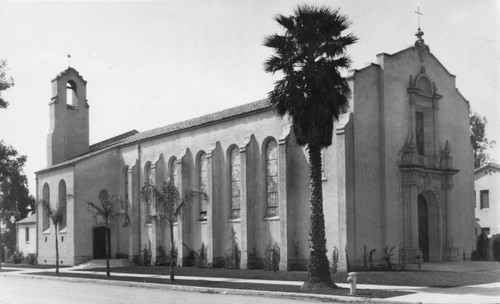 Holy Family Catholic Church, Glendale