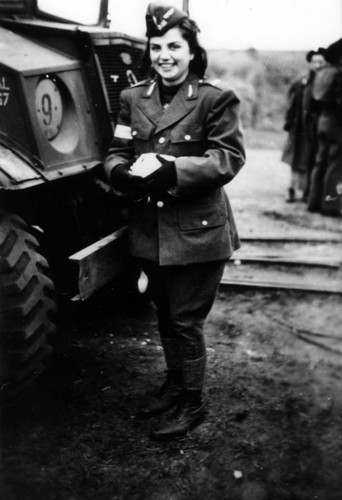 Danuta Nizynski in uniform after liberation of POW camp