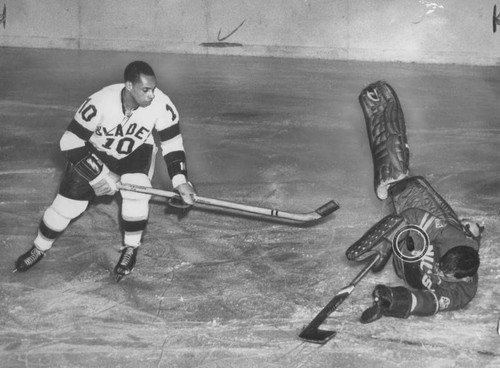 Willie O'Ree starts Blades on victory trail — Calisphere